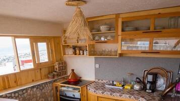 Køleskab, mikrobølgeovn, ovn