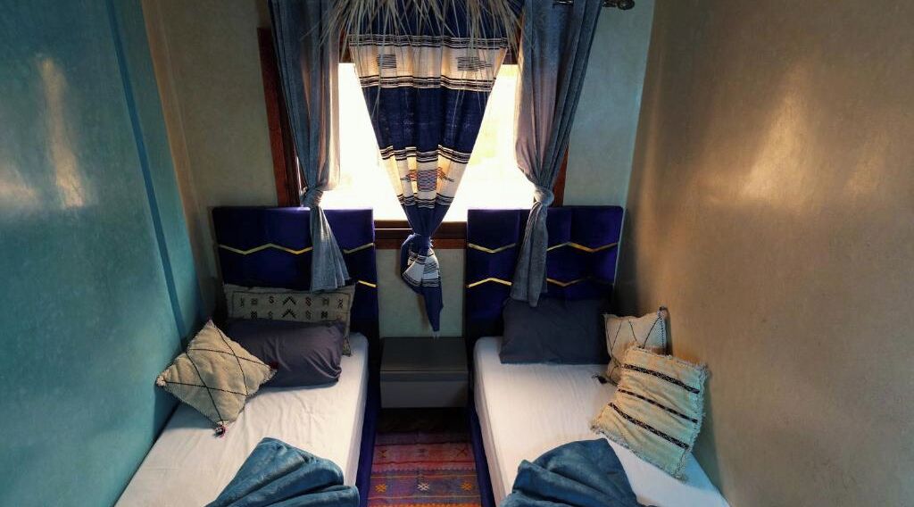 Laptop workspace, free WiFi