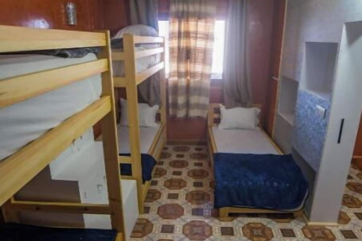 Room, Mixed Dorm, Balcony, Mountain View | Laptop workspace, free WiFi