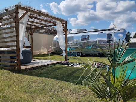 Property grounds. American caravan🇺🇸 with private SPA, near Beauval