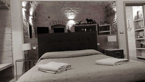 2 bedrooms, iron/ironing board, WiFi, bed sheets - ALLE VOLTE MAISON DELUXE (Giovinazzo)