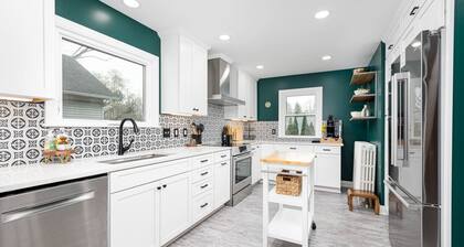 The Oak & Ivy / Walk Uptown!