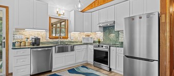 Wave Call, in Southern Shores, beckons you to this luxurious cottage!