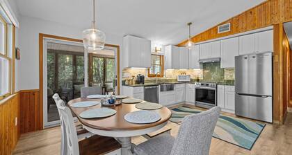 Wave Call, in Southern Shores, “Drop-in” for surf and sand!