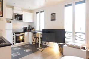 Fridge, microwave, oven, dishwasher