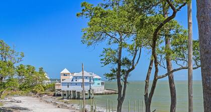 Seaside Flamingo: Ocean View Luxury Home