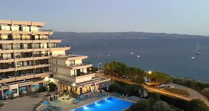 Sea view apartment on the Ajaccio golf course