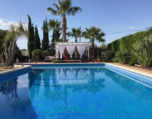 Coastal House in La Marina-sleeps6 - Private Pool