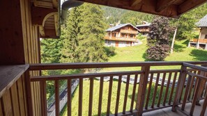 Property grounds - 200m from ski slopes, 2nd floor, view resort, balcony, ski locker, 32m², Valfréjus (Valfréjus)