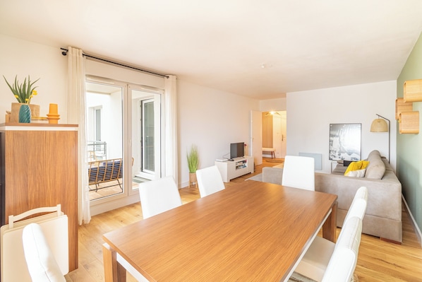 TV - Nice apartment of 75 m2 with terrace in Toulouse (Toulouse)