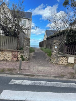 Property grounds - 2 rooms near the beach - Blonville-sur-Mer (Blonville-sur-Mer)