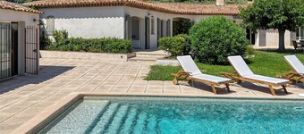 Beautiful Provencal house with swimming pool