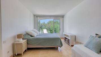 4 camere, ferro/asse da stiro, Wi-Fi, lenzuola
