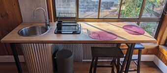 Lyell: Character, views, comfort, air-conditioned, quiet yet close to towncentre