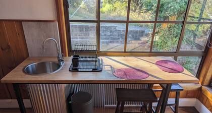 Lyell: Character, views, comfort, air-conditioned, quiet yet close to towncentre