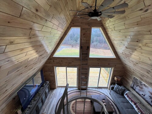 Cozy Charming Cabin in lovely Newark Valley with beautiful sunsets