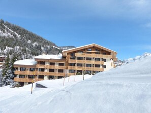 Exterior - 130m from shops, Ground floor, terrace, tv, ski locker, 26m², La Clusaz (La Clusaz)