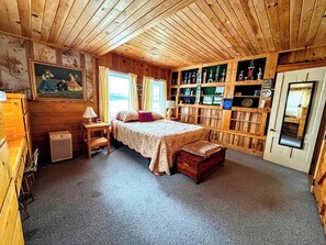 3 chambres, bureau, fer et planche à repasser, draps fournis