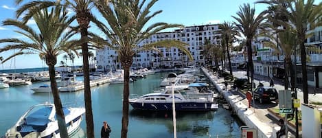 Studio, Multiple Bedrooms, Balcony, Ocean View | Marina