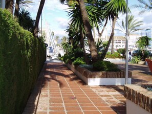 Studio, Multiple Bedrooms, Balcony, Ocean View | Garden