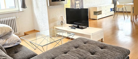 Apartment, Garden View | Iron/ironing board, free WiFi