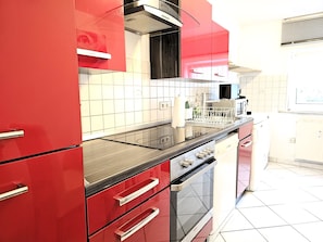 Apartment, Microwave, Garden View | Private kitchen