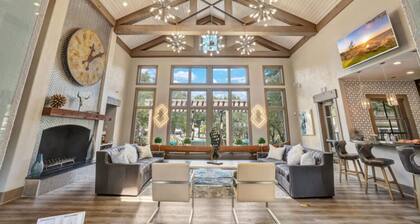 Modern 2BD 1BA Apt | Pool | Gym