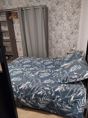 1 bedroom, desk, iron/ironing board, free WiFi