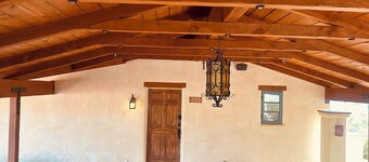 Casita on the Hill! Charming home with California Outdoor Living