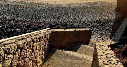 Beachfront Apartment with 3 BR 2 BA with pool