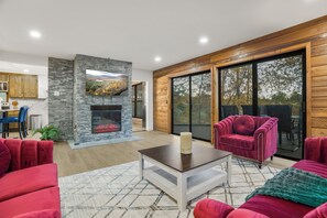 Interior - Modern Lakeside Mountain Retreat With Cabin Charm (Nellysford)