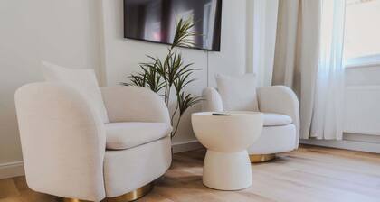 Business & Boutique Apartment - Parking lot