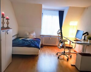 1 bedroom, desk, iron/ironing board, free WiFi