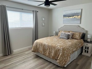 4 bedrooms, iron/ironing board, WiFi, bed sheets