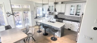 Central Upscale 4 Storey House