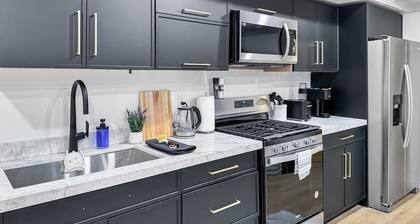 Cozy 2-Bedroom Basement Apt with Separate Entrance
