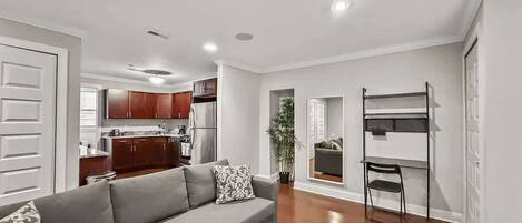 Téléviseur, bureau