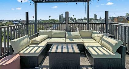 5BR Cozy Luxury Retreat | Hot Tub • Gym • Sleeps 24