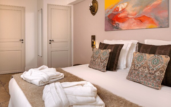 1 bedroom, iron/ironing board, Internet, bed sheets