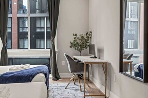 1 Schlafzimmer, Schreibtisch, WLAN, Bettwäsche