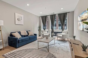 テレビ、書斎 / ワークスペース