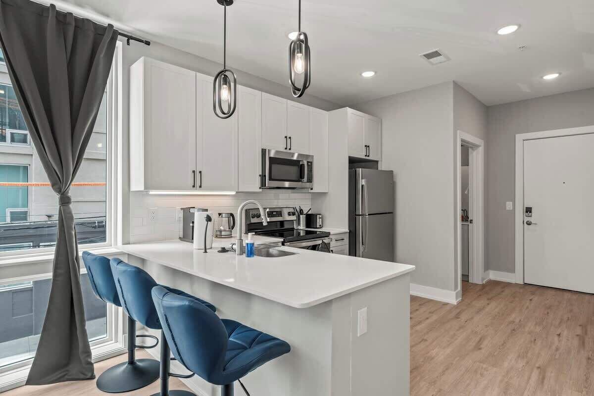 冰箱、微波炉、烤箱、炉灶