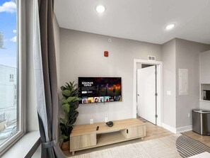 Interior - Luxury 1BD | 2 Beds | Northern Liberties (Philadelphia)