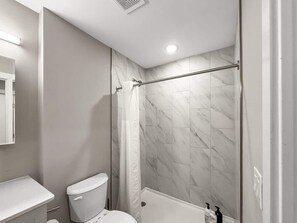 Shower, shampoo