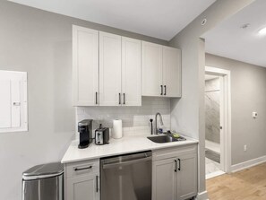 Fridge, microwave, oven, stovetop - Luxury 1BD | 2 Beds | Northern Liberties (Philadelphia)