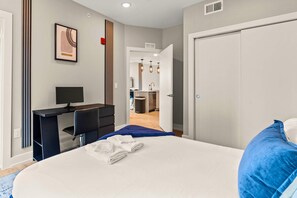 2 chambres, fer et planche à repasser, Wi-Fi, draps fournis