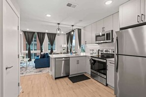 Fridge, microwave, oven, stovetop - Luxury 1BD | 3 Beds | Northern Liberties (Philadelphia)