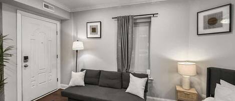 Téléviseur, bureau