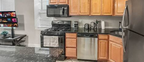 Frigorífic, microones, forn i placa de cuina