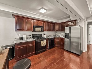 Coffee/tea maker, microwave, oven, stovetop